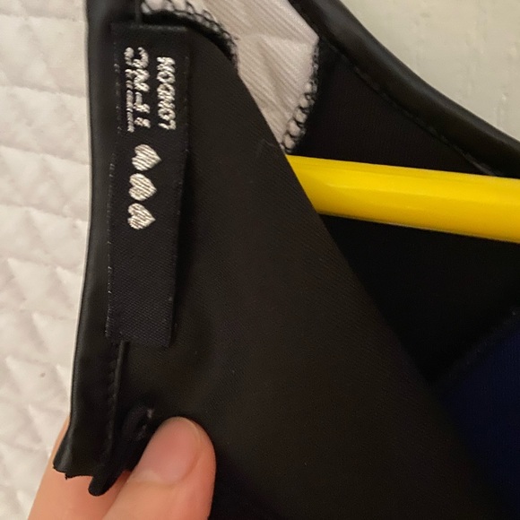 Like new fitted dress, - Picture 4 of 4